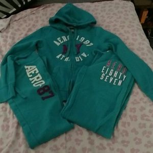 NWOT great bundle Aero sweatpants and hoodie DEAL!