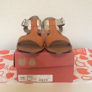 Saddle/Gold sandal by Tulip & Rain