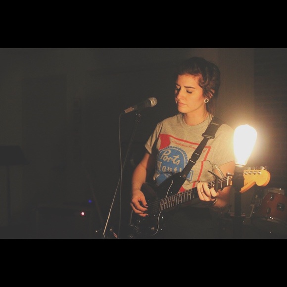 Meet your Posher, Hannah - Picture 3 of 3