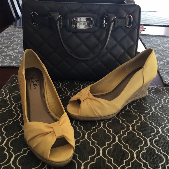 Yellow wedges