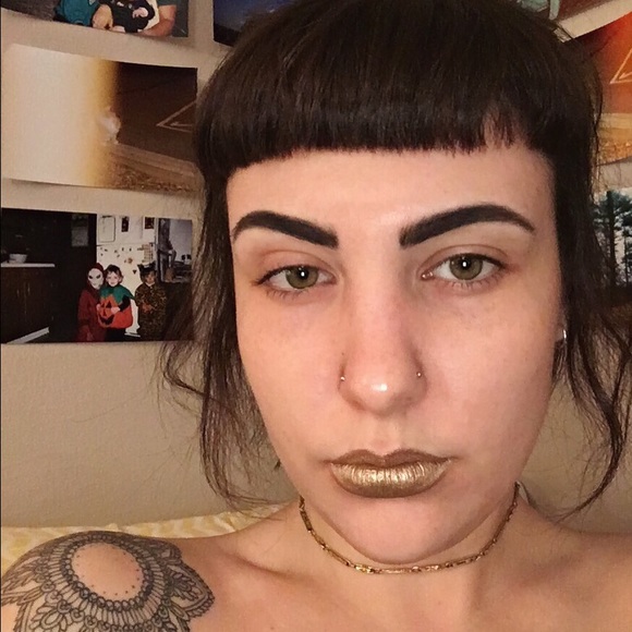 Meet your Posher, Jess - Picture 2 of 3