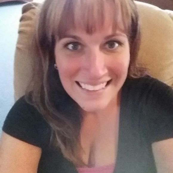 Meet your Posher, Julie - Picture 1 of 1