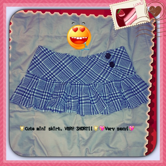 Dresses & Skirts - Cute super short skirt