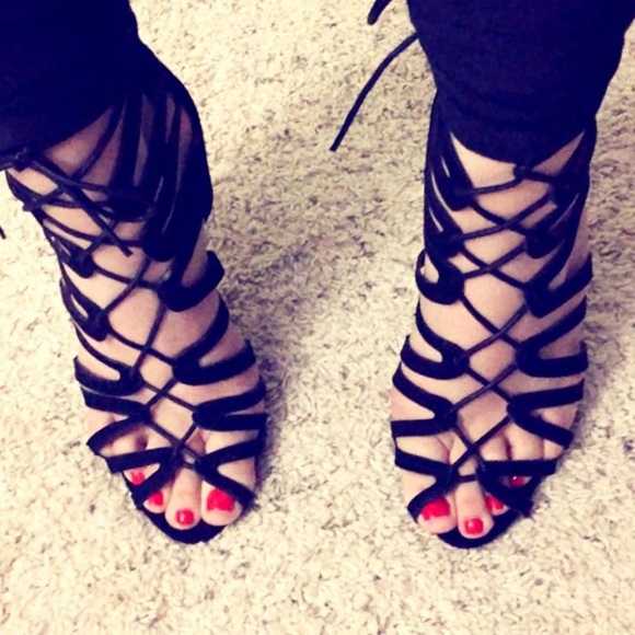 LACE UP HEELS - Picture 1 of 2