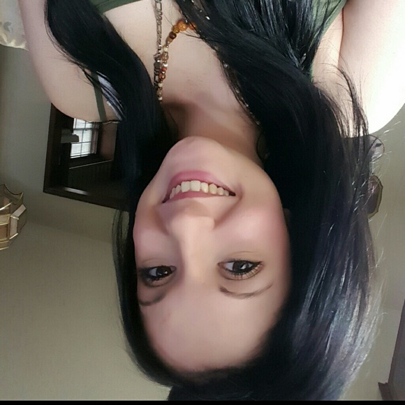 Meet your Posher, Danielle - Picture 1 of 1