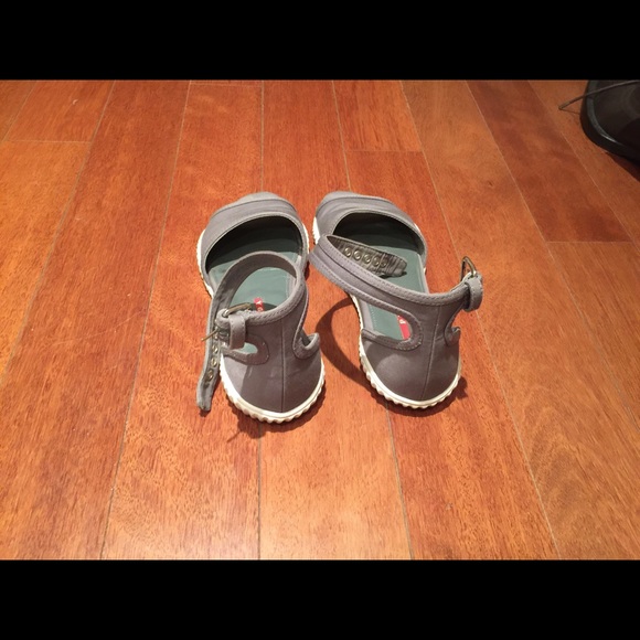 Shoes - Picture 2 of 4