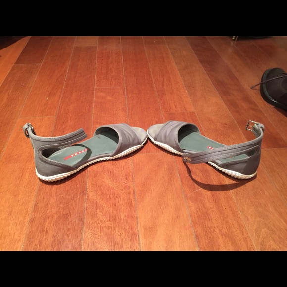 Shoes - Picture 3 of 4