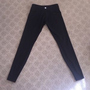 Wunder under  lulu lemon leggings