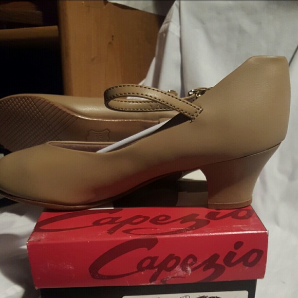 Character dance shoes style number 550