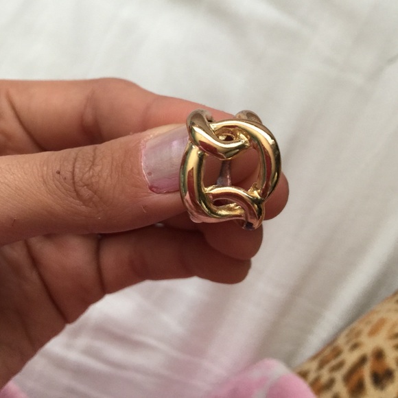 Gold ring - Picture 2 of 4