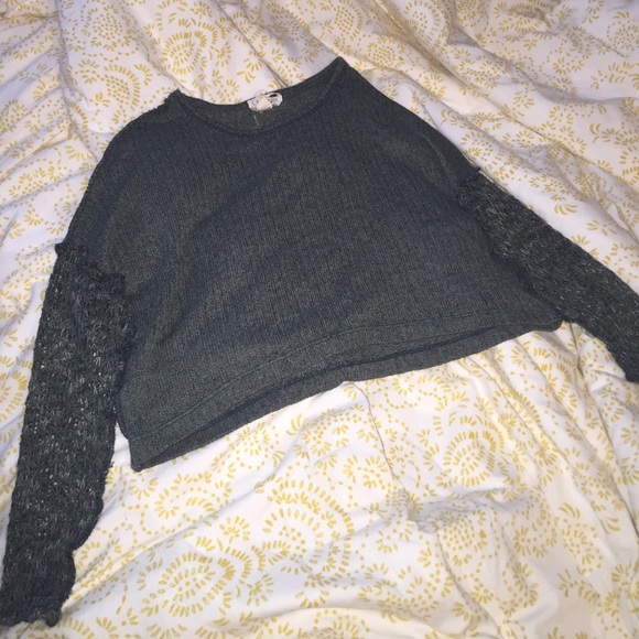 crop top sweater