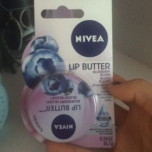 🔥blueberry blush Nivea🔥