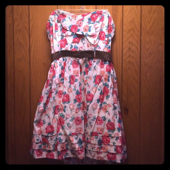 Torrid Stapless Sweetheart Dress