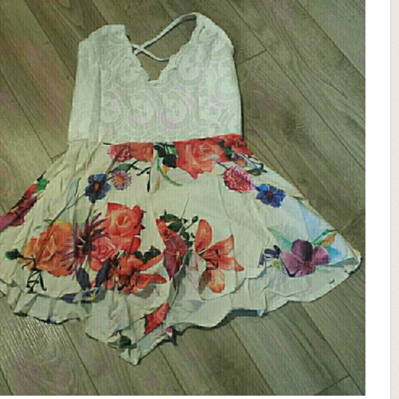 Adorable Backless Floral Romper - Picture 2 of 2