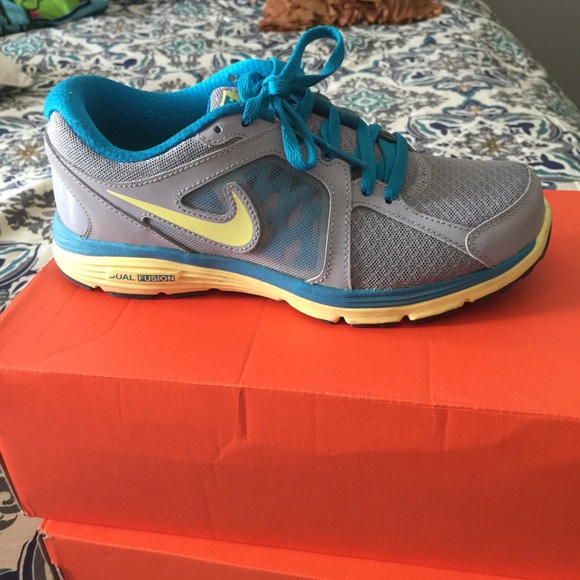 Nike dual fusion tennis