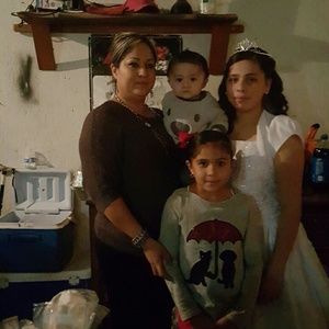 Meet your Posher, Alma