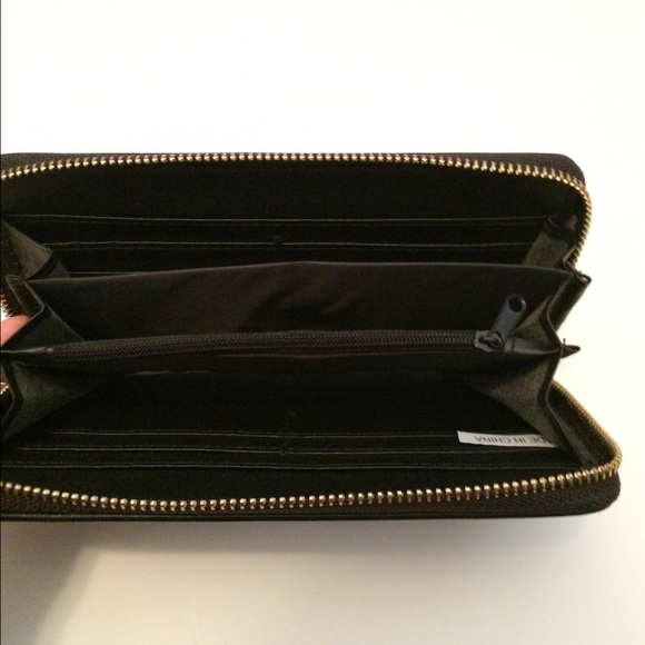 LAST ONE! FINAL💲Black bling wristlet/ wallet - Picture 3 of 3