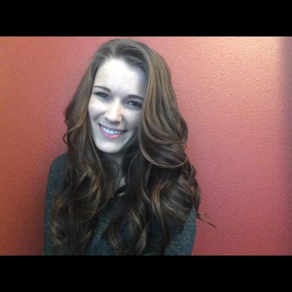 Meet your Posher, Mikaela - Picture 1 of 1