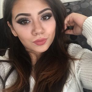 Meet your Posher, Celeste