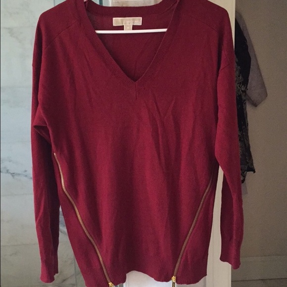 Michael Kors Sweaters - V neck sweater