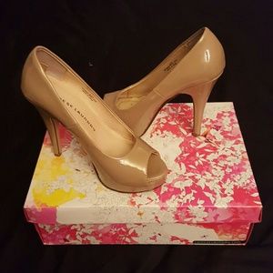 Chinese Laundry Nude Hotness Patent Leather Heels