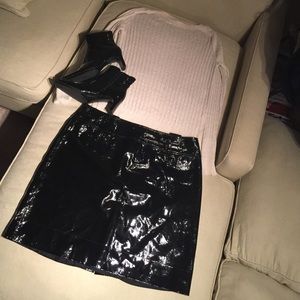 Carlisle genuine patent leather midi skirt Size18