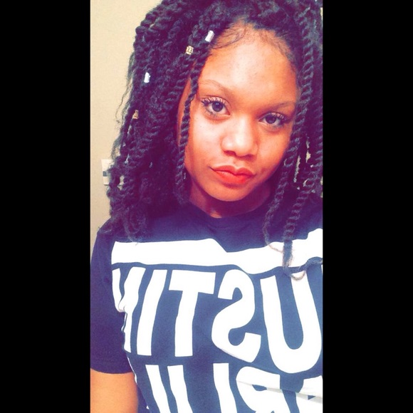 Meet your Posher, Ayanna