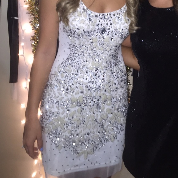 Dresses & Skirts - Beautiful short dress for multiple occasions!