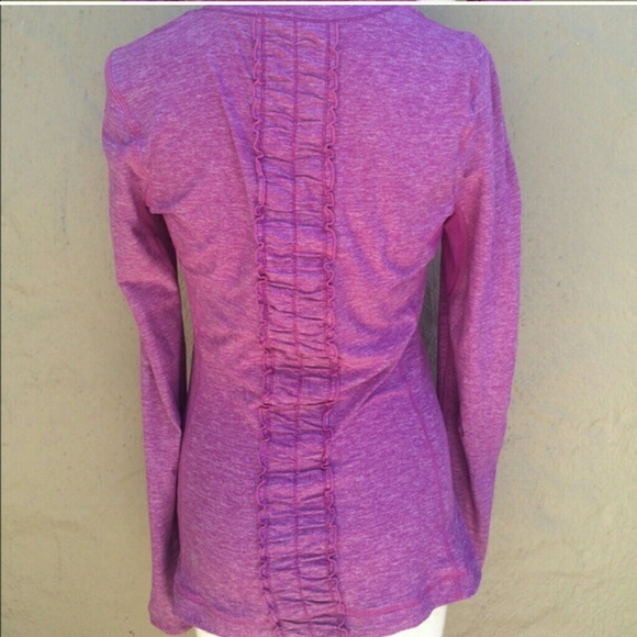 Lulu lemon run dash long sleeve.