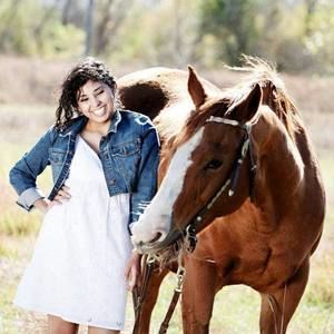 Meet your Posher, Alejandra