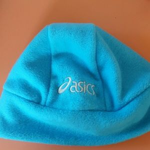 ASICS fleece beanie