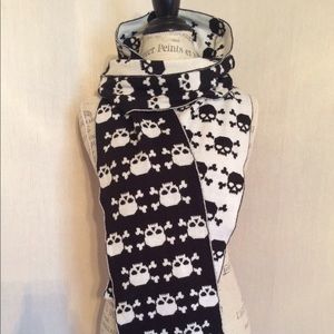 Reversible Skull Scarf