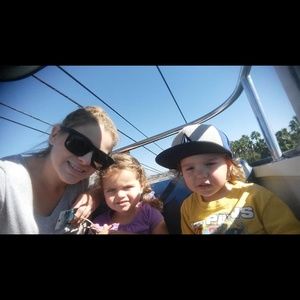 Meet your Posher, Debbie