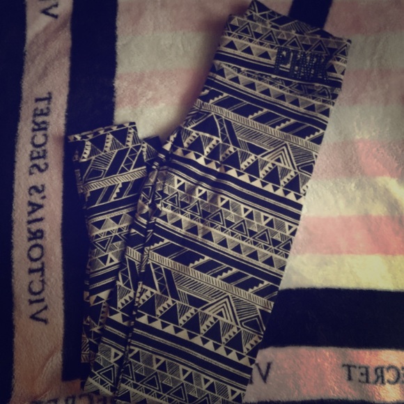 Victoria's Secret Pants - VS PINK tribal print leggings