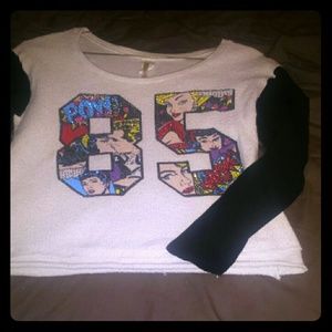 Comic style crop top sz M-L