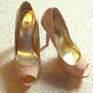 Nude Peeptoe Pumps!