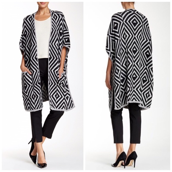 🍾LAST CHANCE🍾 ✨EDITOR PICK🎉HP Aztec Poncho - Picture 2 of 4