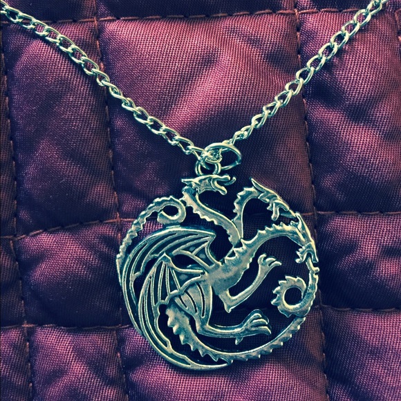 Band new Game of Thrones house Targaryen necklace - Picture 1 of 4
