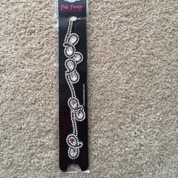 Jeweled Head Band that stretches NWT