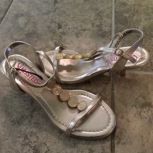 Kenneth Cole unlisted Sz 6 m kitten heel sandals