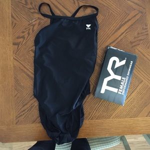 TYR Female Performance Swimsuit Black 32