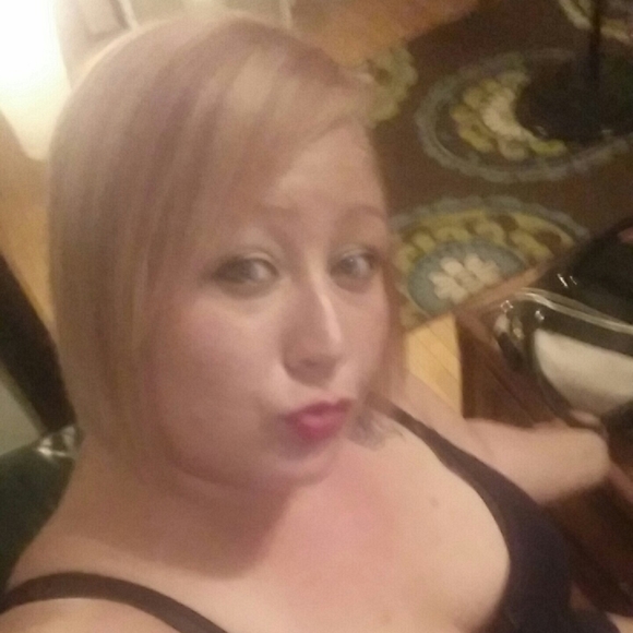 Meet your Posher, Amanda - Picture 1 of 1