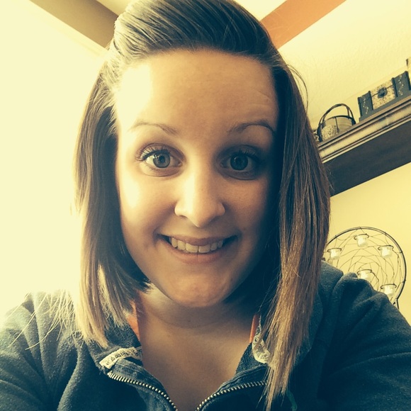 Meet your Posher, Jackie - Picture 1 of 3