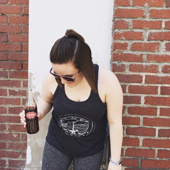 Meet your Posher, Jackie - Picture 2 of 3