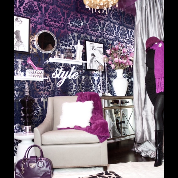 Pam's Closet, welcome...