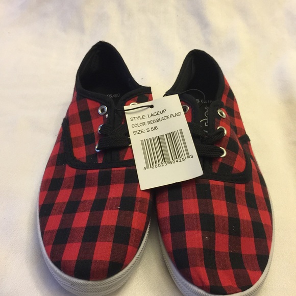 Sole Mates Shoes - Black and red Soul Mates tennis shoes