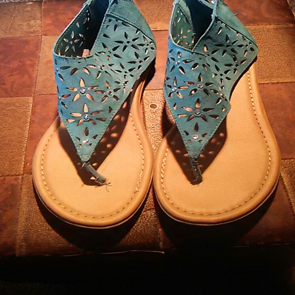 Turquoise sandals - Picture 3 of 3