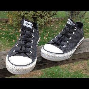 🚨SALE🚨Converse/Chuck Taylor sneakers