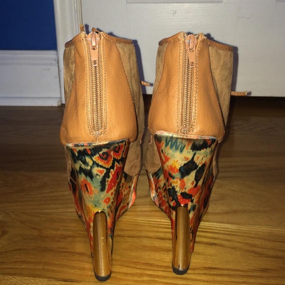 High Wedge Tribal Peep Toe Heels - Picture 2 of 4