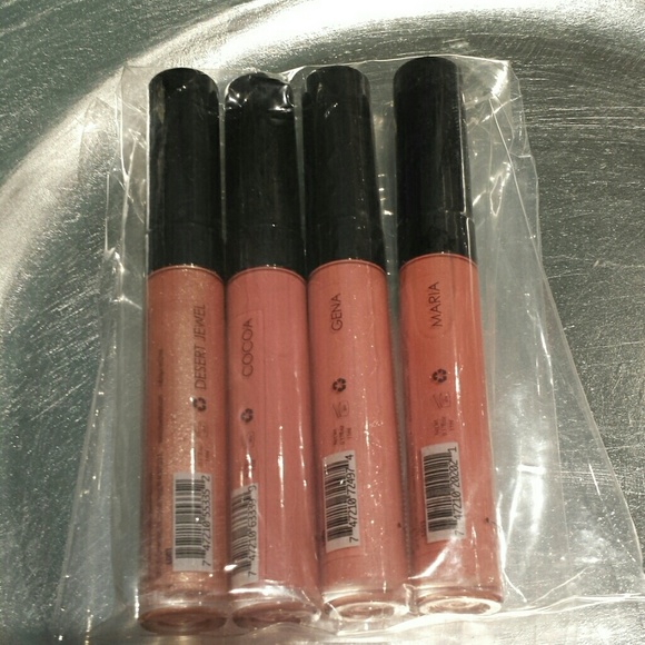 Crown  Other - CROWN LUSH LIP GLOSS (PERFECT STOCKING STUFFER)